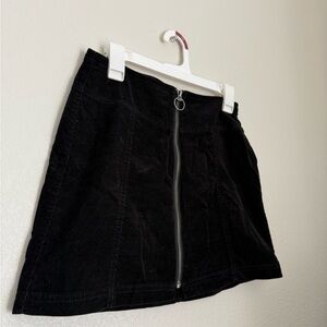 FOREVER 21 Black Zippered Women's Skirt